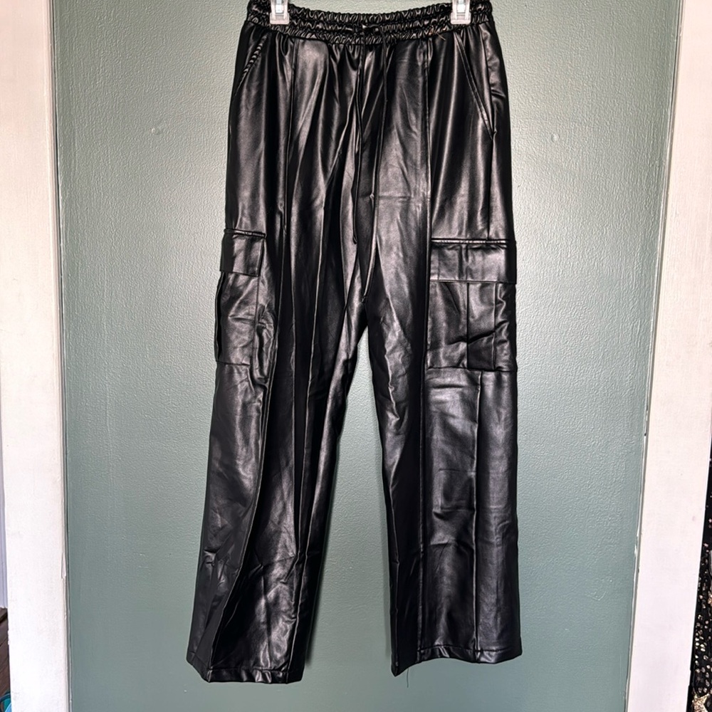 Pleater black pants